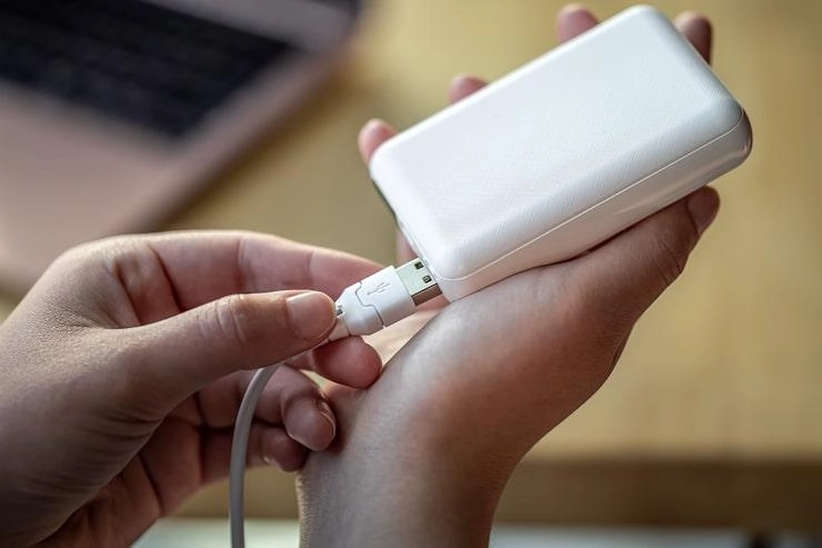 powerbank dan adaptor